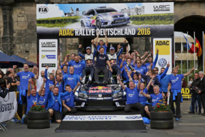 Rally Germany 2016 (Julien Ingrassia (F), Jost Capito, Sébastien Ogier (F) WRC Rally Germany 2016 - Foto: Bodo Kräling)