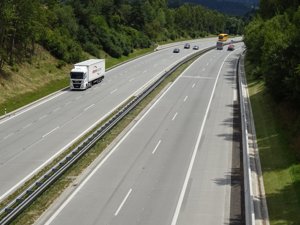 Ministerstvo dopravy - statistiky přestupků a bodového hodnocení 1.pol. 2016 (foto © 2016 GALLARD TRANSPORT s.r.o.)
