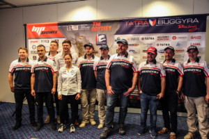 Tatra Buggyra Racing odjíždí s nejsilnější sestavou. Kolomý a Loprais chtějí urvat beduína
