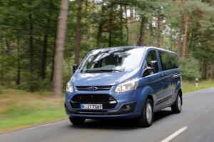 Ford Transit Custom přijíždí v nové stylové variantě Black Edition a se širší nabídkou modelů Sport (Foto: Ford)