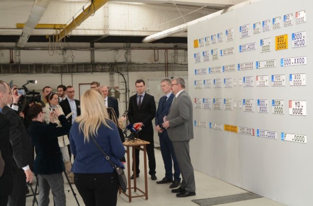 Stát má nového výrobce registračních značek, díky změně dodavatele ušetří více než 100 milionů korun / Foto zdroj: Ministerstvo dopravy ČR