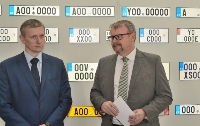 Stát má nového výrobce registračních značek, díky změně dodavatele ušetří více než 100 milionů korun / Foto zdroj: Ministerstvo dopravy ČR