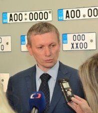 Stát má nového výrobce registračních značek, díky změně dodavatele ušetří více než 100 milionů korun / Foto zdroj: Ministerstvo dopravy ČR