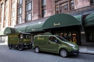 Plně elektrický Nissan e-NV200 inovuje vozový park slovutného obchodního domu Harrods / Foto zdroj: NISSAN