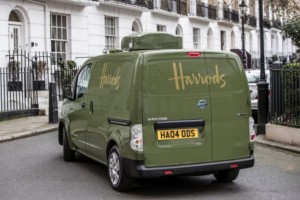 Plně elektrický Nissan e-NV200 inovuje vozový park slovutného obchodního domu Harrods / Foto zdroj: NISSAN