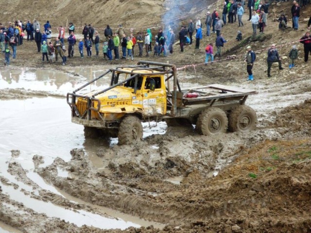 Milovice 2017: Začátek sezony skoro jako přes kopírák / Foto zdroj facebook: TRUCK TRIAL TEAM HORNÍ JIŘETÍN (440, 441, 442)