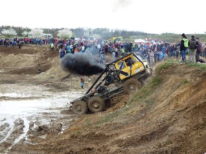Milovice 2017: Začátek sezony skoro jako přes kopírák / Foto zdroj facebook: TRUCK TRIAL TEAM HORNÍ JIŘETÍN (440, 441, 442)