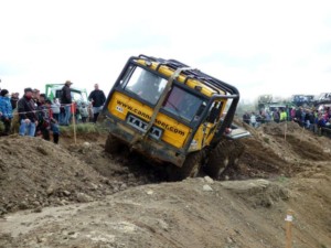 Milovice 2017: Začátek sezony skoro jako přes kopírák / Foto zdroj facebook: TRUCK TRIAL TEAM HORNÍ JIŘETÍN (440, 441, 442)