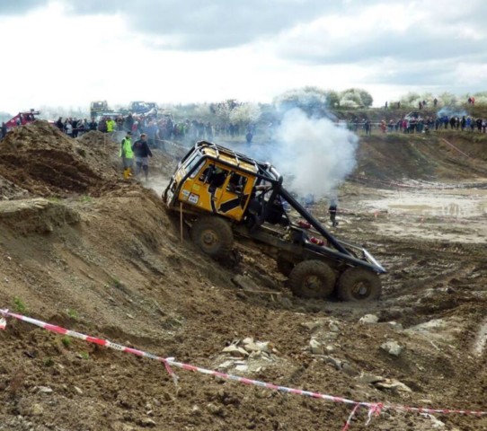 Milovice 2017: Začátek sezony skoro jako přes kopírák / Foto zdroj facebook: TRUCK TRIAL TEAM HORNÍ JIŘETÍN (440, 441, 442)