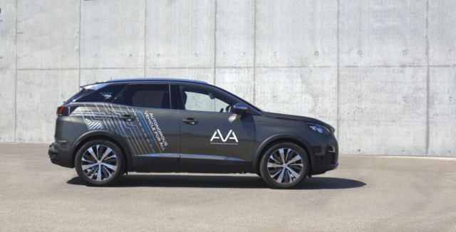 Veřejnost si na Dnech inovací mohla vyzkoušet bezpečný a intuitivní autonomní vůz skupiny PSA / Foto: autor Guillot Alexis/ copyright Groupe PSA, Direction de la communication