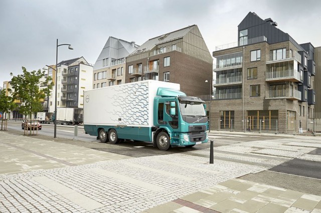 VOLVO FE 350 / Foto zdroj: VOLVO TRUCK CORPORATION