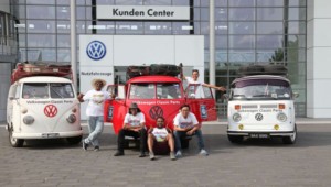 Fanoušci historických vozů Transporter z Malajsie navštívili továrnu v Hannoveru / Foto zdroj: Porsche Česká republika s.r.o.
