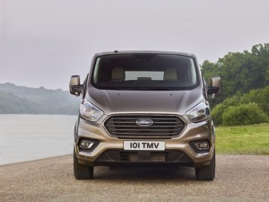Nový velkoprostorový Ford Tourneo Custom je jako stvořený pro práci i volný čas / Foto zdroj: Ford Czech Republic