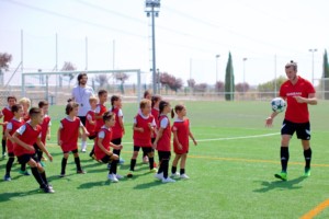 Nissan prodlužuje dohodu o globální spolupráci s UEFA Champions League / Foto zdroj: NISSAN