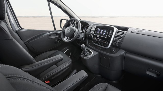 Funkčnost, komfort, všestrannost: Nové velké vany Opel Vivaro Tourer a Combi+ / Foto zdroj: OPEL