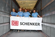Z Břevnovského kláštera vyrazilo do Afriky více než 150 kol / Foto zdroj: DB Schenker