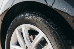 Bridgestone uvádí na trh prémiovou cestovní pneumatiku Turanza T005 / Foto zdroj:  Bridgestone CR, s.r.o.