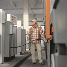 DKV nabízí levnou naftu dopravcům i živnostníkům / Foto zdroj: DKV EURO SERVICE