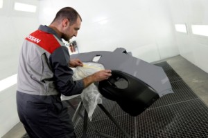 Nissan zajišťuje prostřednictvím svého certifikačního programu nejvyšší kvalitu karosářských prací / Foto zdroj: NISSAN