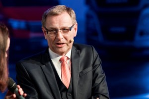 Hlavní projev pronesl jednatel a generální ředitel společnosti MAN Truck & Bus Czech Republic pan Reinhard Faderl / Foto zdroj: MAN Truck & Bus Czech Republic s.r.o.