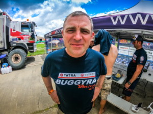 Tým Tatra Buggyra Racing využil zrušení etapy k servisu! / Foto zdroj: Buggyra media