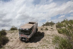 10. etapa Dakaru míchá pořadím, Huzink je 10. / Foto zdroj: MKR Technology/PatRESS.cz (Belem Team RENAULT-HUZING Dakar Rally in Salta Argentina PHOTO- WILLY WEYENS)