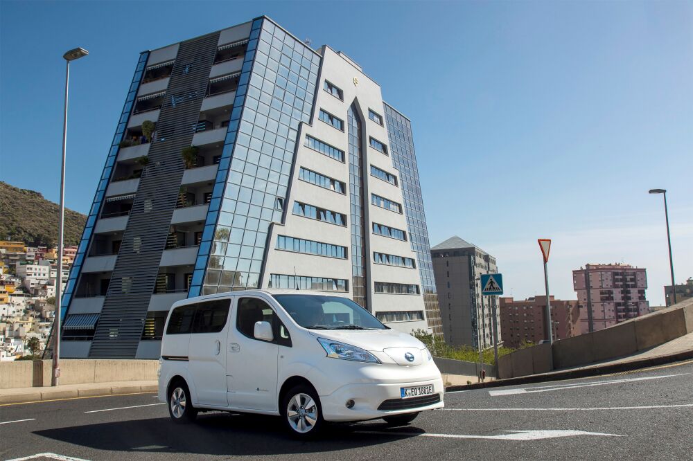 Vylepšený Nissan e-NV200: Revoluce na trhu menších užitkových vozidel. Dodávka s nulovými emisemi nyní s větším dojezdem. / Foto zdroj: NISSAN