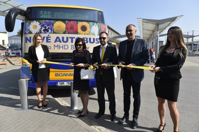 Scania předala spo­leč­nos­ti BORS Břeclav 8 nových autobusů na CNG / Foto zdroj: Scania Czech Republic, s.r.o.