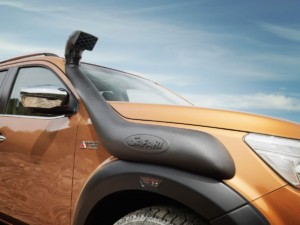 Nissan nabídl svůj nejodolnější pickup, aby pomohl bojovat se znečištěním plasty na nejodlehlejších evropských plážích / Foto zdroj: NISSAN