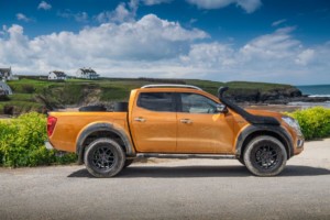 Nissan nabídl svůj nejodolnější pickup, aby pomohl bojovat se znečištěním plasty na nejodlehlejších evropských plážích / Foto zdroj: NISSAN