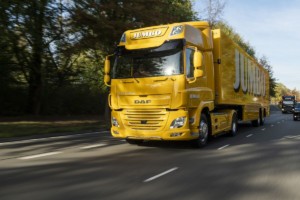 Společnost DAF Trucks předala svoje první nákladní vozidlo s čistě elektrickým pohonem nizozemskému řetězci supermarketů Jumbo. / Foto zdroj: DAF Trucks CZ, s.r.o.