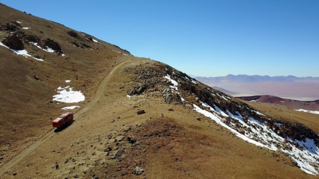 Tatrabus vozí turisty v jihoamerické Atacamě do tisícových výšek / Foto zdroj: TATRA TRUCKS a.s.