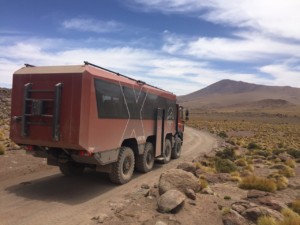 Tatrabus vozí turisty v jihoamerické Atacamě do tisícových výšek / Foto zdroj:   TATRA TRUCKS a.s.