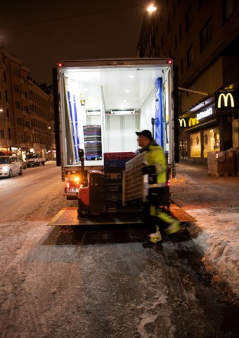 Tichý noční rozvoz pomocí hybridního nákladního vozidla / Foto zdroj: Scania Czech Republic, s.r.o.