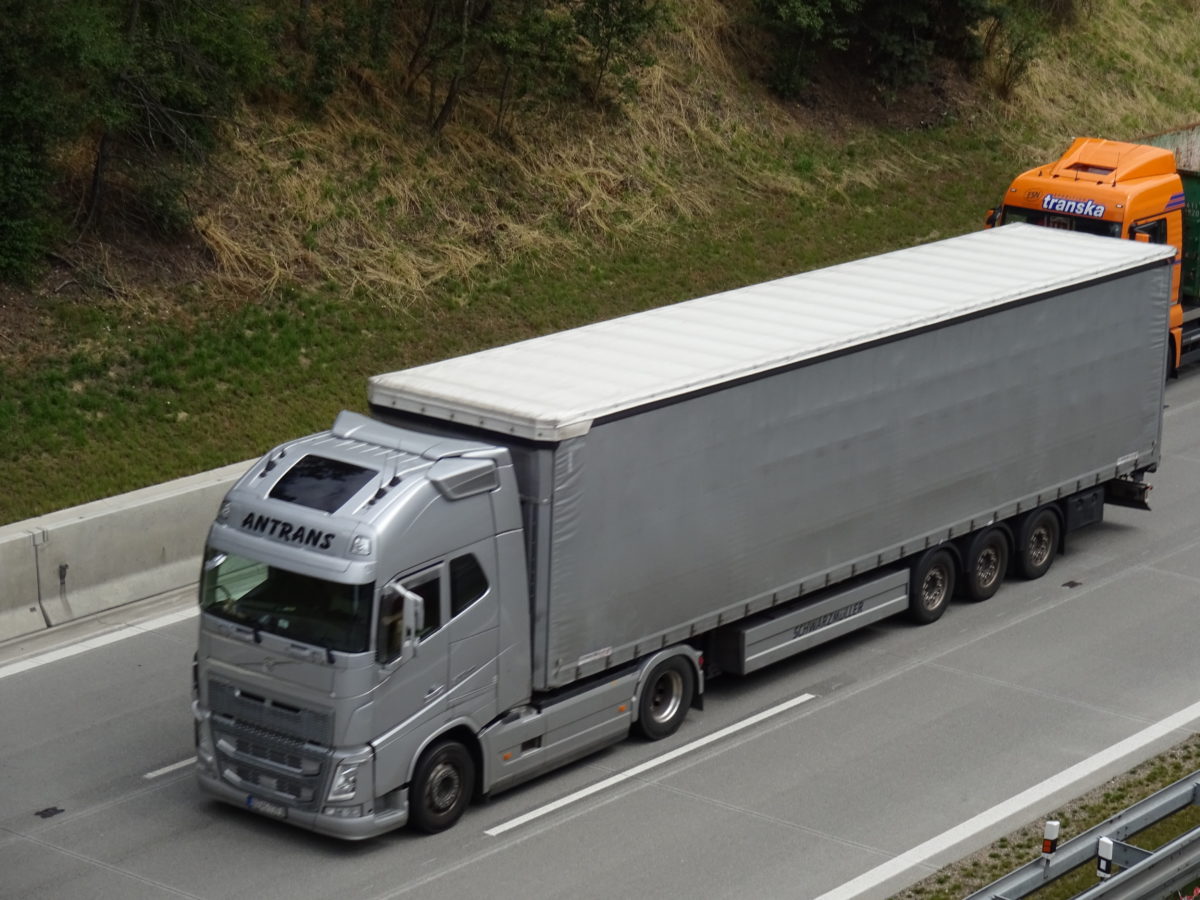 Tendr na dodavatele registračních značek pro rok 2017 a dál (© 2016 GALLARD TRANSPORT s.r.o.)