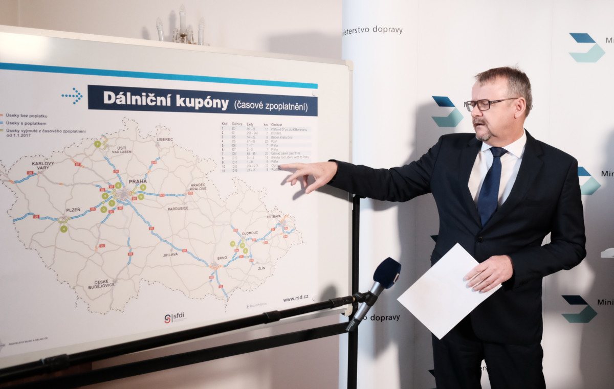Bez poplatku bude dalších 111 kilometrů dálnic, vybrané obchvaty měst a křížení se silnicemi prvních tříd budou zdarma (foto © Ministerstvo dopravy)
