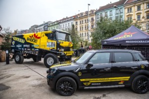Martin Macík Jr. a Lukáš Kvapil balí na Rallye Dakar 2017