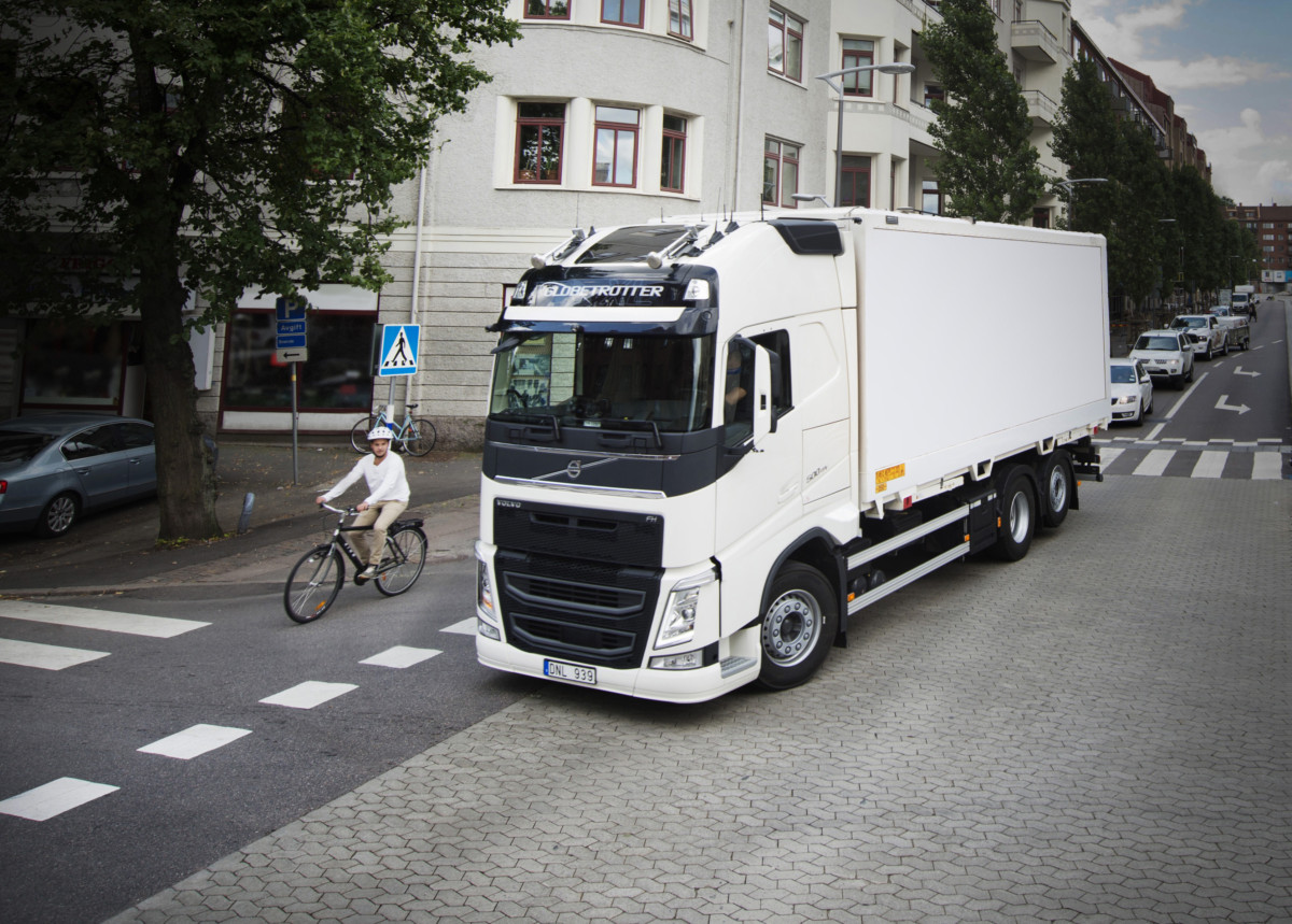 Společnost Volvo Trucks spouští nový program dopravní bezpečnosti určený cyklistům