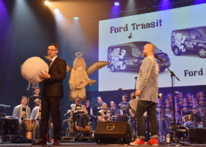 První hod provedl generální ředitel Ford Motor Company, s.r.o. Jan Laube (Foto zdroj: Ford)