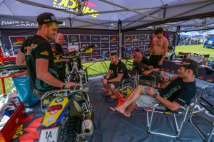 Macík a Kvapil finišují přípravy na přejímku techniky. Oslavu Silvestra neplánuje ani jeden (Foto zdroj: Big Shock Racing)