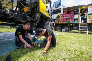 Macík a Kvapil finišují přípravy na přejímku techniky. Oslavu Silvestra neplánuje ani jeden (Foto zdroj: Big Shock Racing)