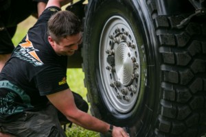 Macík a Kvapil finišují přípravy na přejímku techniky. Oslavu Silvestra neplánuje ani jeden (Foto zdroj: Big Shock Racing)