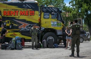 Macík a Kvapil finišují přípravy na přejímku techniky. Oslavu Silvestra neplánuje ani jeden (Foto zdroj: Big Shock Racing)