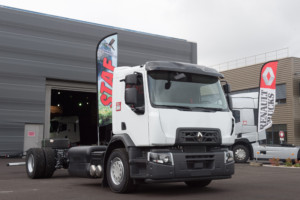Renault Trucks dodal společnosti STAF model D WIDE CNG s horizontálním výfukem (Foto zdroj: Renault Trucks)