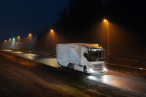 Společnost Volvo Trucks na svém nejnovějším koncepčním vozidle testuje hybridní hnací ústrojí pro dálkovou přepravu / Foto zdroj: Volvo Group Czech Republic s.r.o.