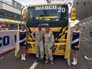 Vršecký bral v Indii bank – foto z Tata Motors T1 Prima Truck Racing / Foto: BUGGYRA media