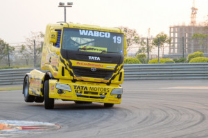 Vršecký bral v Indii bank – foto z Tata Motors T1 Prima Truck Racing / Foto: BUGGYRA media