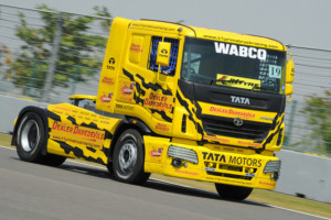 Vršecký bral v Indii bank – foto z Tata Motors T1 Prima Truck Racing / Foto: BUGGYRA media