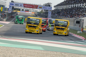 Vršecký bral v Indii bank – foto z Tata Motors T1 Prima Truck Racing / Foto: BUGGYRA media