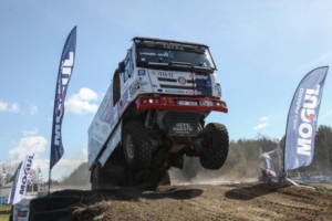 Jezdci týmu Buggyra Racing si davy fanoušků v Sosnové užívali! / Foto zdroj: BUGGYRA media